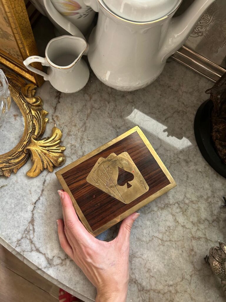 Caja de marquetería para naipes